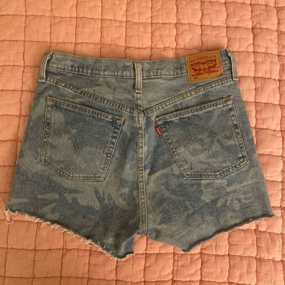 Levi’s Womens Denim Shorts.‎